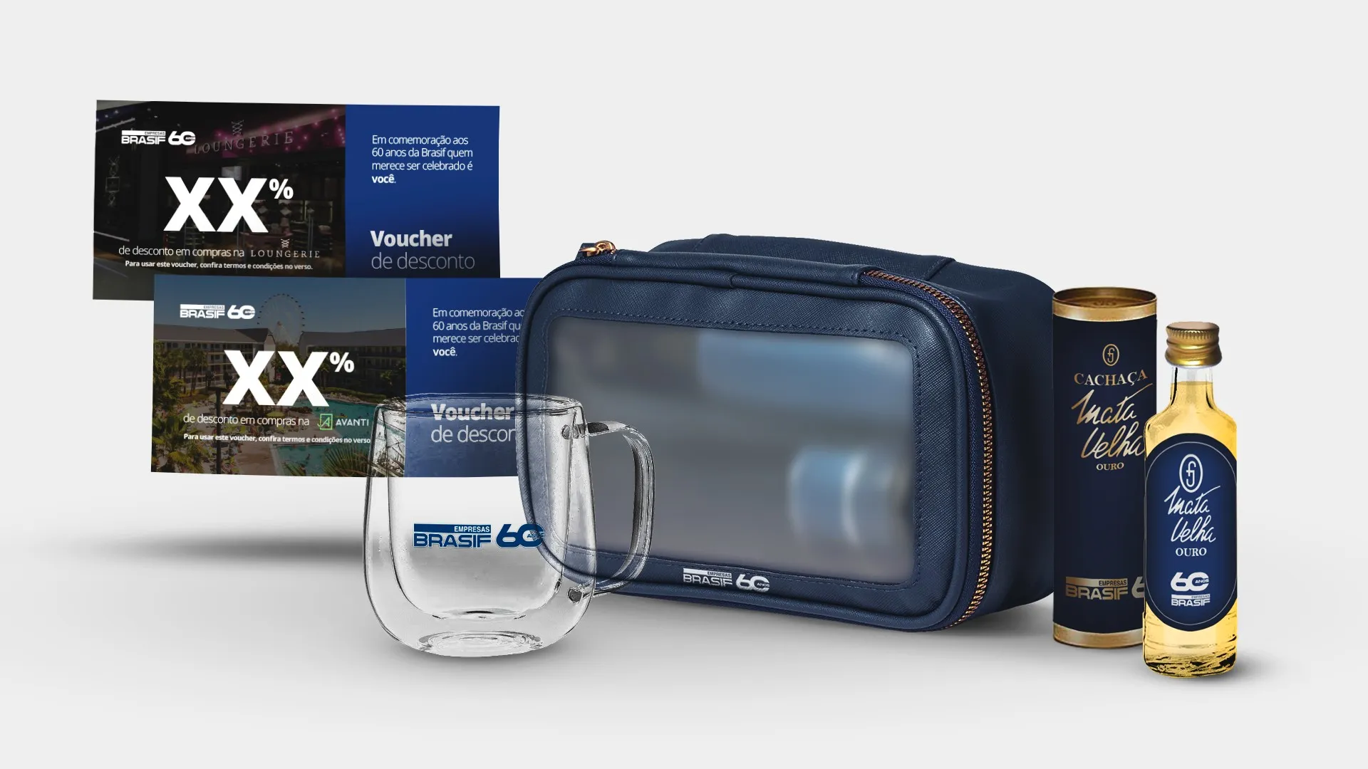 Kit dos 60 anos com nécessaire, caneca, cachaça e vouchers das empresas do grupo