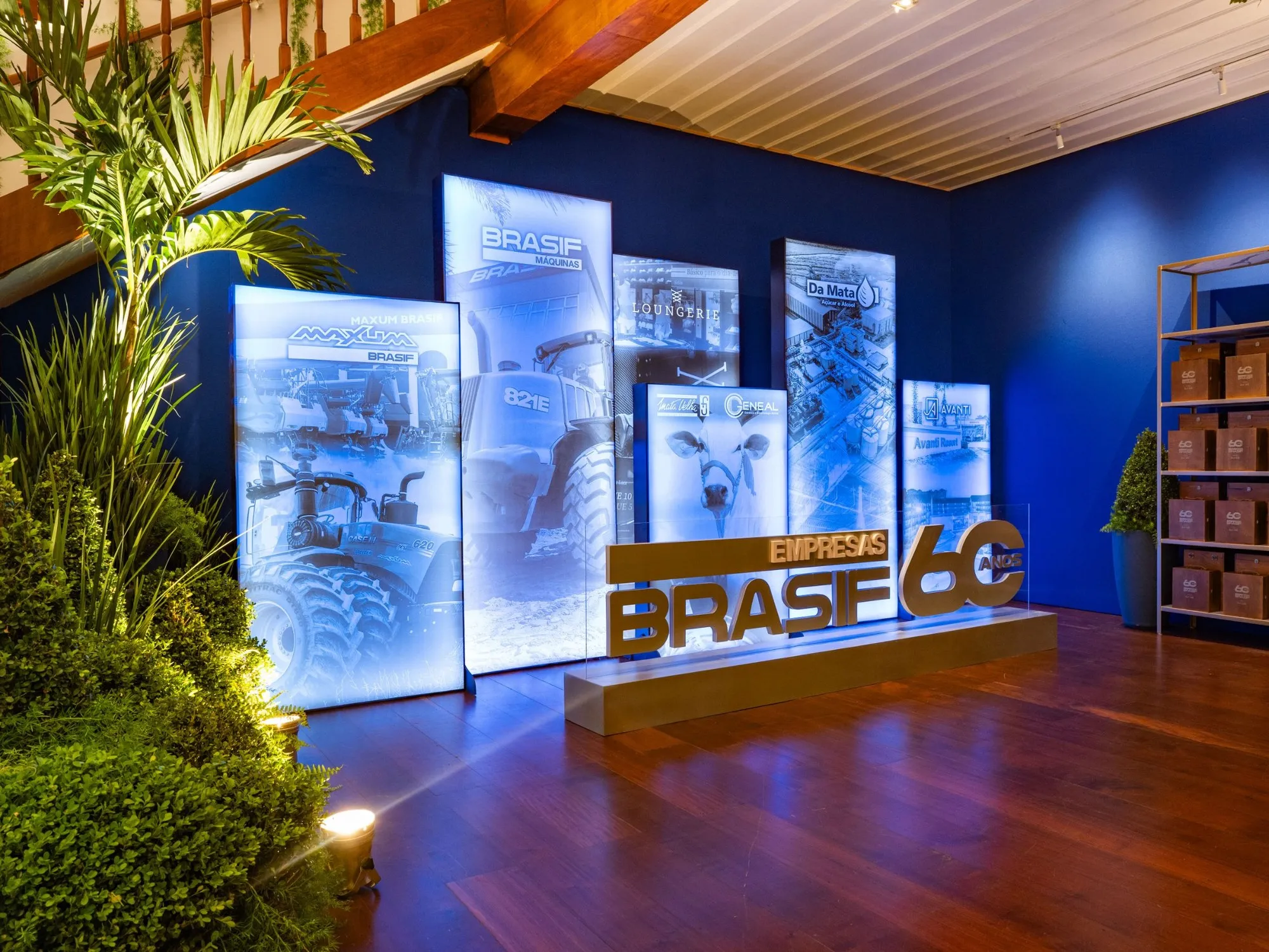 Totens com as marcas das Empresas Brasif na gala dos 60 anos